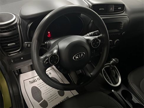 Used 2014 Kia Soul + image 19