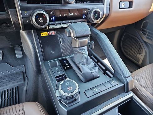 Certified 2026 Toyota 4Runner Limited AWD/4WD image 15