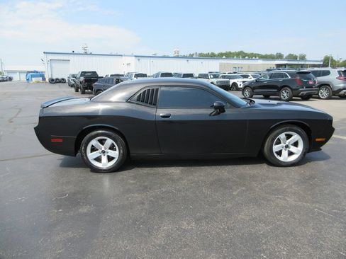 Used 2011 Dodge Challenger RWD image 2
