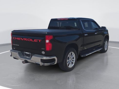 Used 2024 Chevrolet Silverado 1500 LTZ AWD/4WD image 3
