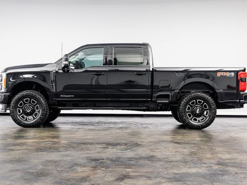 Used 2023 Ford F350 XLT w/ XLT Premium Package AWD/4WD image 9