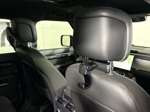 New 2026 Land Rover Defender 110 X-Dynamic SE image 28