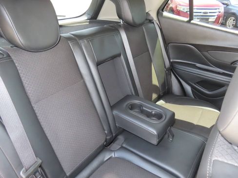 Used 2019 Buick Encore Preferred AWD/4WD image 37