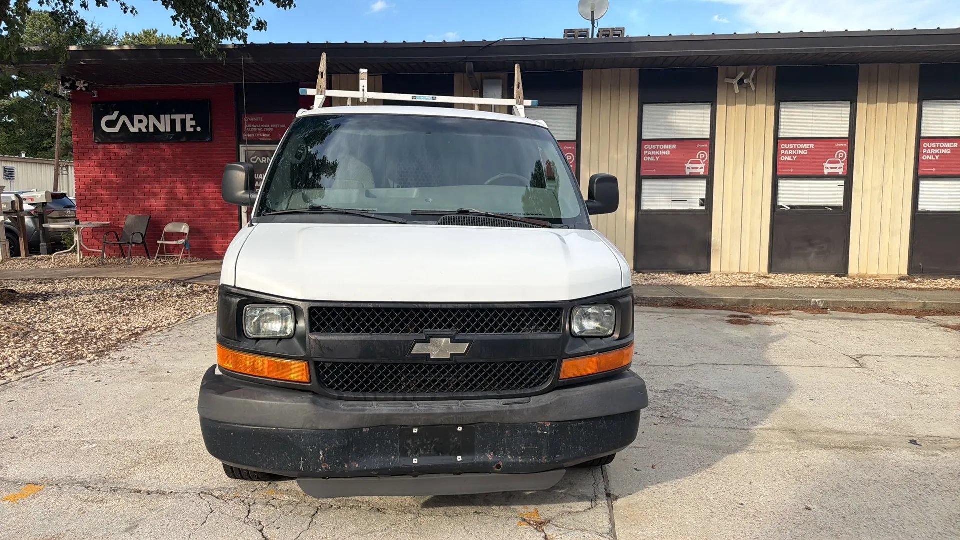 Used 2010 Chevrolet Express 2500 RWD image 16