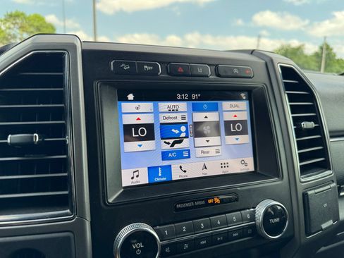 Used 2019 Ford Expedition Max XLT w/ Equipment Group 202A AWD/4WD image 24