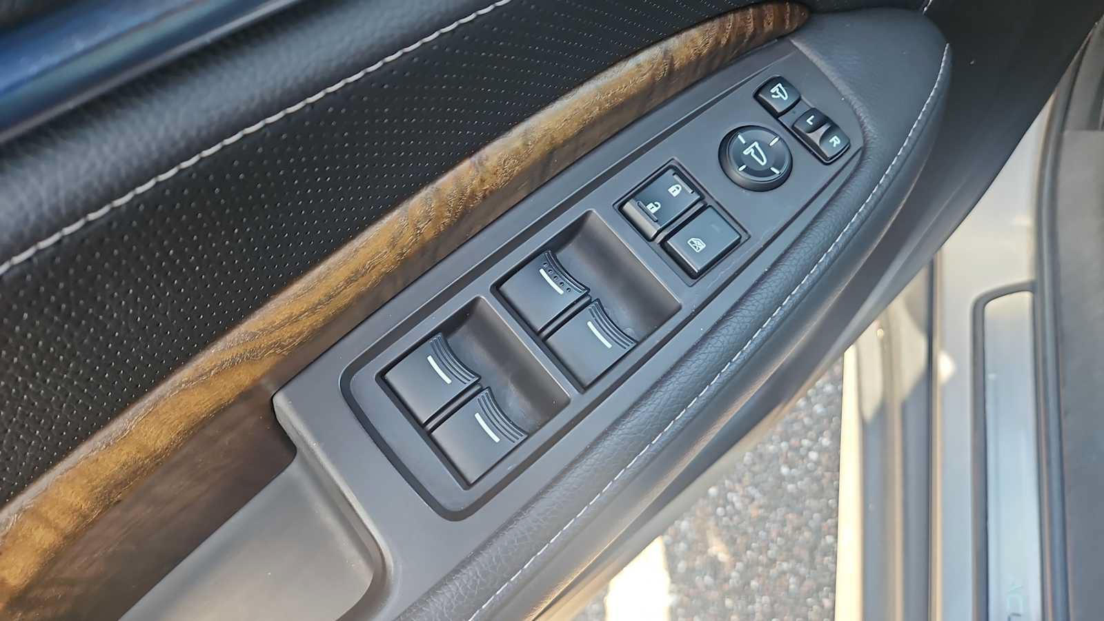 Used 2020 Acura MDX w/ Technology Package FWD image 15
