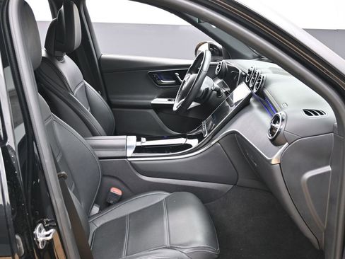 Used 2024 Mercedes-Benz GLC 300 4MATIC image 36