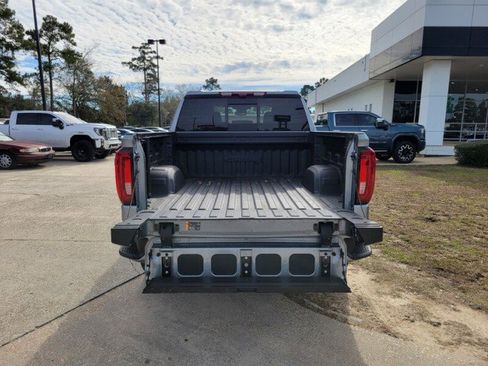 Used 2024 GMC Sierra 1500 AT4 w/ Technology Package image 8