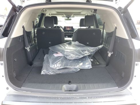 New 2026 Nissan Pathfinder SL w/ SL Premium Package image 32