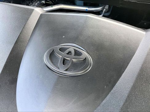 Used 2025 Toyota Camry SE FWD image 30