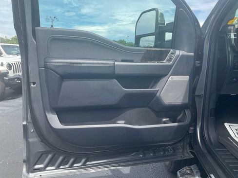 Used 2026 Ford F250 Lariat w/ Lariat Premium Package AWD/4WD image 17