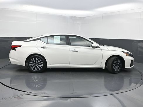 Used 2023 Nissan Altima 2.5 SV w/ SV Premium Package FWD image 44