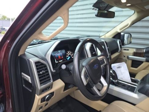 Used 2017 Ford F150 Lariat image 11