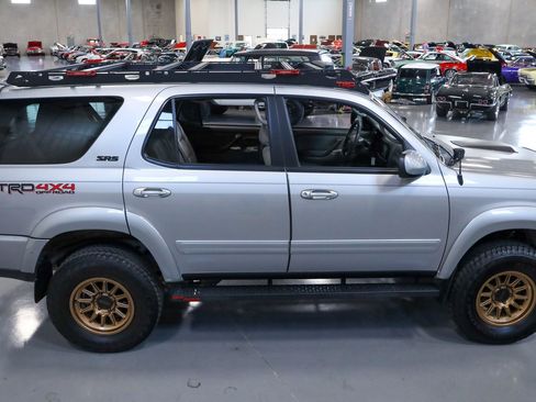 Used 2002 Toyota Sequoia SR5 w/ Alloy Wheel Pkg AWD/4WD image 35