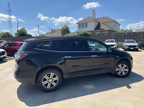 Used 2017 Chevrolet Traverse LT FWD image 10
