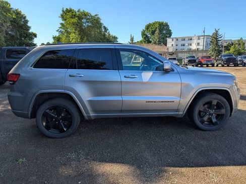 Used 2015 Jeep Grand Cherokee Altitude AWD/4WD image 11