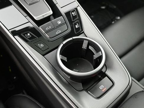 Certified 2024 Porsche 911 Carrera RWD image 12