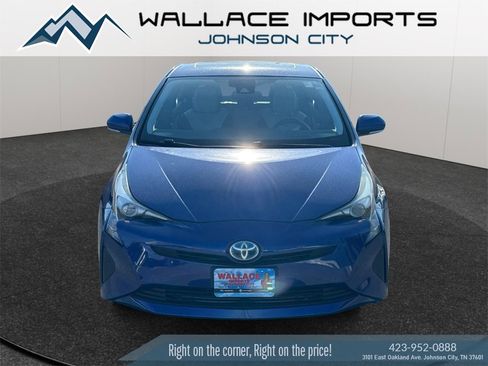 Used 2016 Toyota Prius Three w/ Advanced Technology Package image 8