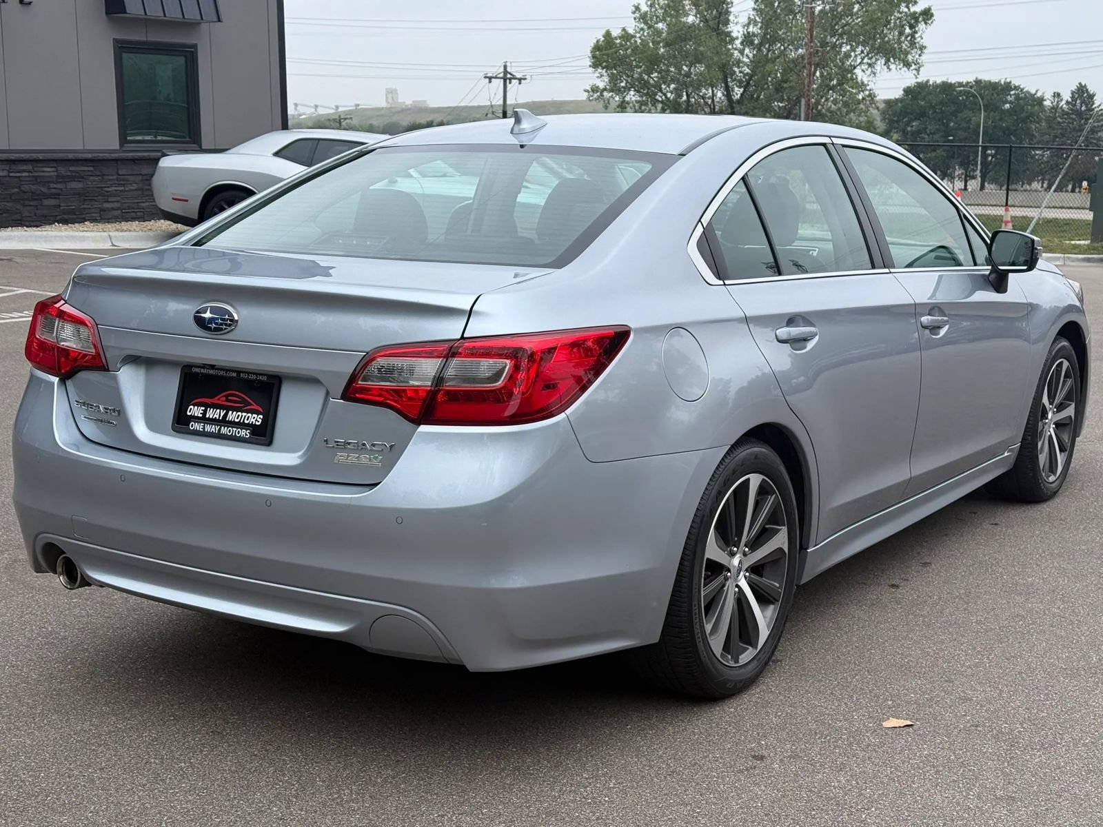 Used 2017 Subaru Legacy 2.5i Limited AWD/4WD image 5