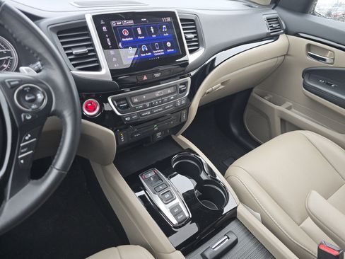 Used 2018 Honda Pilot Touring image 24