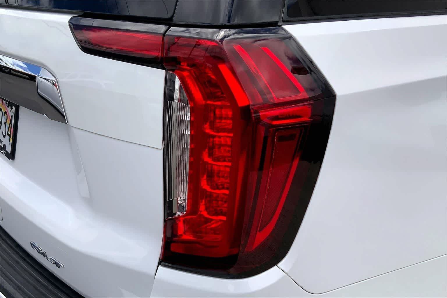 Used 2023 GMC Yukon SLT AWD/4WD image 32