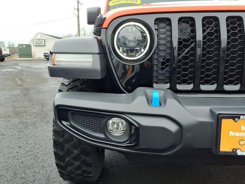 Used 2023 Jeep Wrangler Unlimited w/ Cold Weather Group AWD/4WD image 9