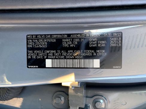 Used 2024 Volvo XC60 B5 Plus image 31