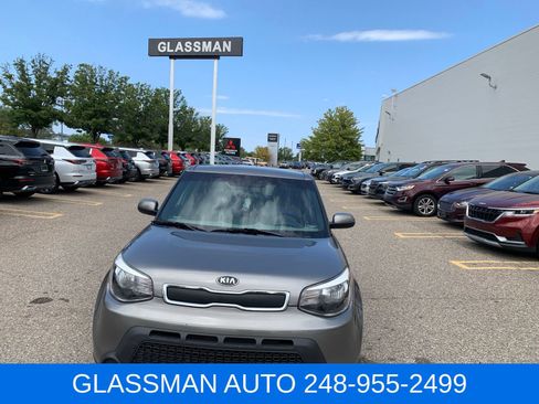 Used 2015 Kia Soul FWD image 1