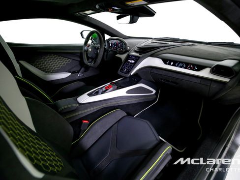 Used 2024 Lamborghini Revuelto AWD/4WD image 20