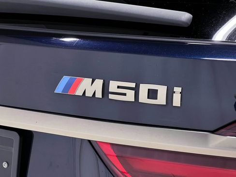 Used 2022 BMW X7 M50i w/ Cold Weather Package AWD/4WD image 46