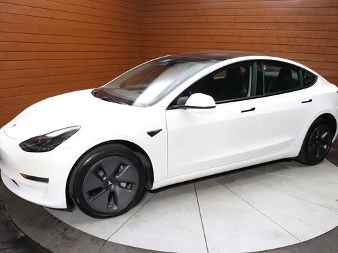 Used 2023 Tesla Model 3 Standard Range RWD image 7