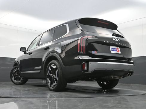 Used 2024 Kia Telluride EX w/ EX Captain's Chair Package FWD image 31
