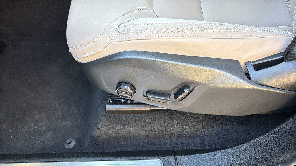 Certified 2026 Volvo XC90 B6 Plus AWD/4WD image 26