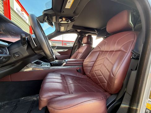 Used 2023 BMW 760i xDrive AWD/4WD image 18