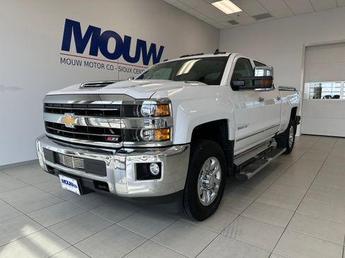 Used 2019 Chevrolet Silverado 2500 LTZ w/ Duramax Plus Package AWD/4WD image 2