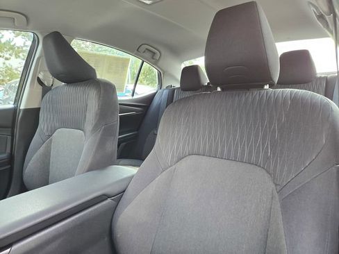 Used 2025 Toyota Camry LE FWD image 12