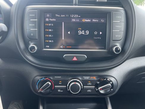 Used 2024 Kia Soul LX w/ Option Group 015 FWD image 4