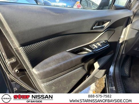 Used 2019 Toyota C-HR XLE image 10