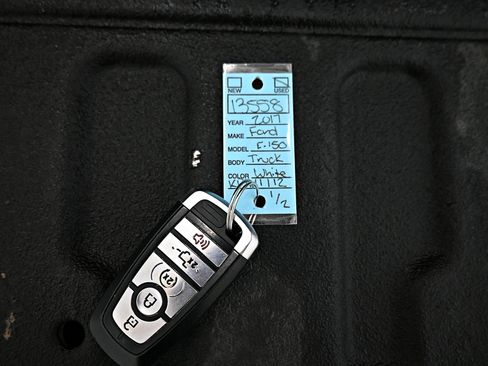 Used 2017 Ford F150 Lariat w/ Equipment Group 501A Mid image 34