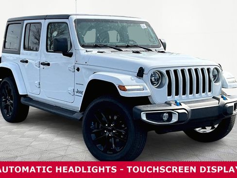 Used 2023 Jeep Wrangler Unlimited Sahara w/ Cold Weather Group AWD/4WD image 3