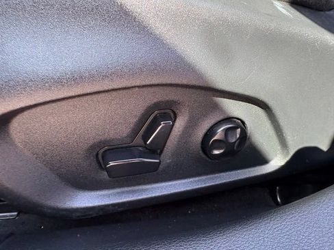 Used 2019 Jeep Compass Limited FWD image 25