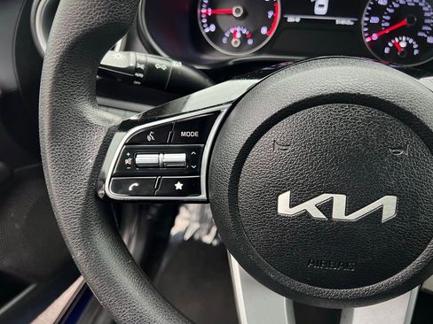 Used 2022 Kia Forte LXS image 41