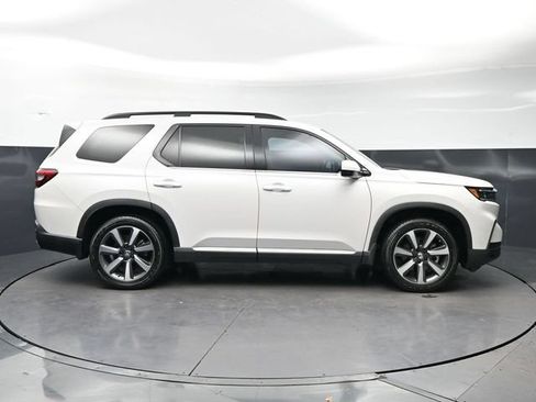 Certified 2023 Honda Pilot Touring image 4