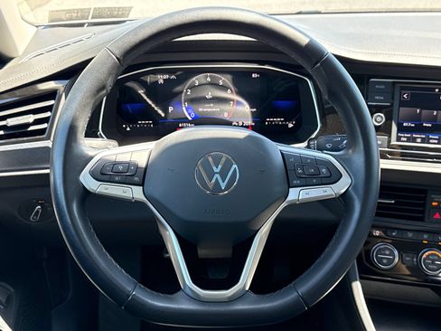 Certified 2023 Volkswagen Jetta SE w/ Panoramic Sunroof Package FWD image 15