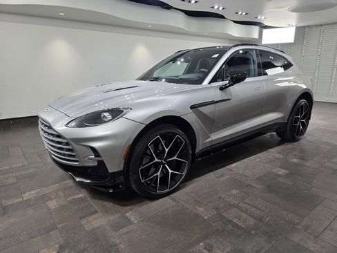 New 2026 Aston Martin DBX 707 image 27