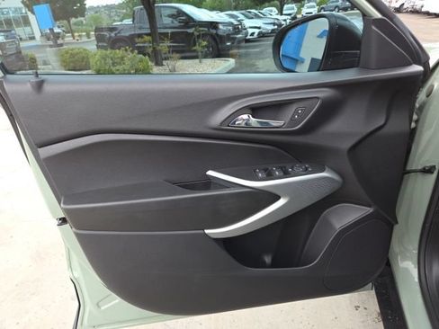 Used 2024 Chevrolet Trax RS w/ Driver Confidence Package FWD image 14