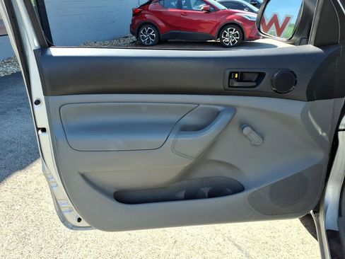 Used 2012 Toyota Tacoma 2WD Regular Cab image 10