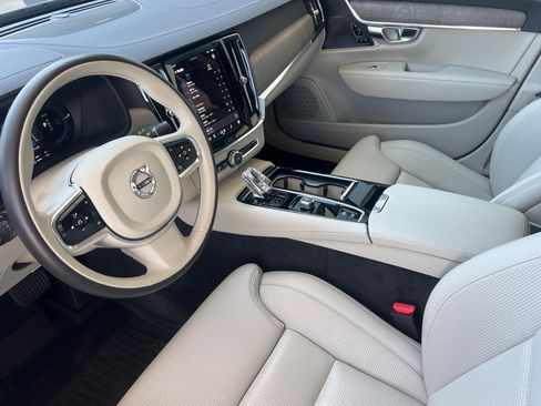 Used 2024 Volvo S90 T8 Ultimate image 11