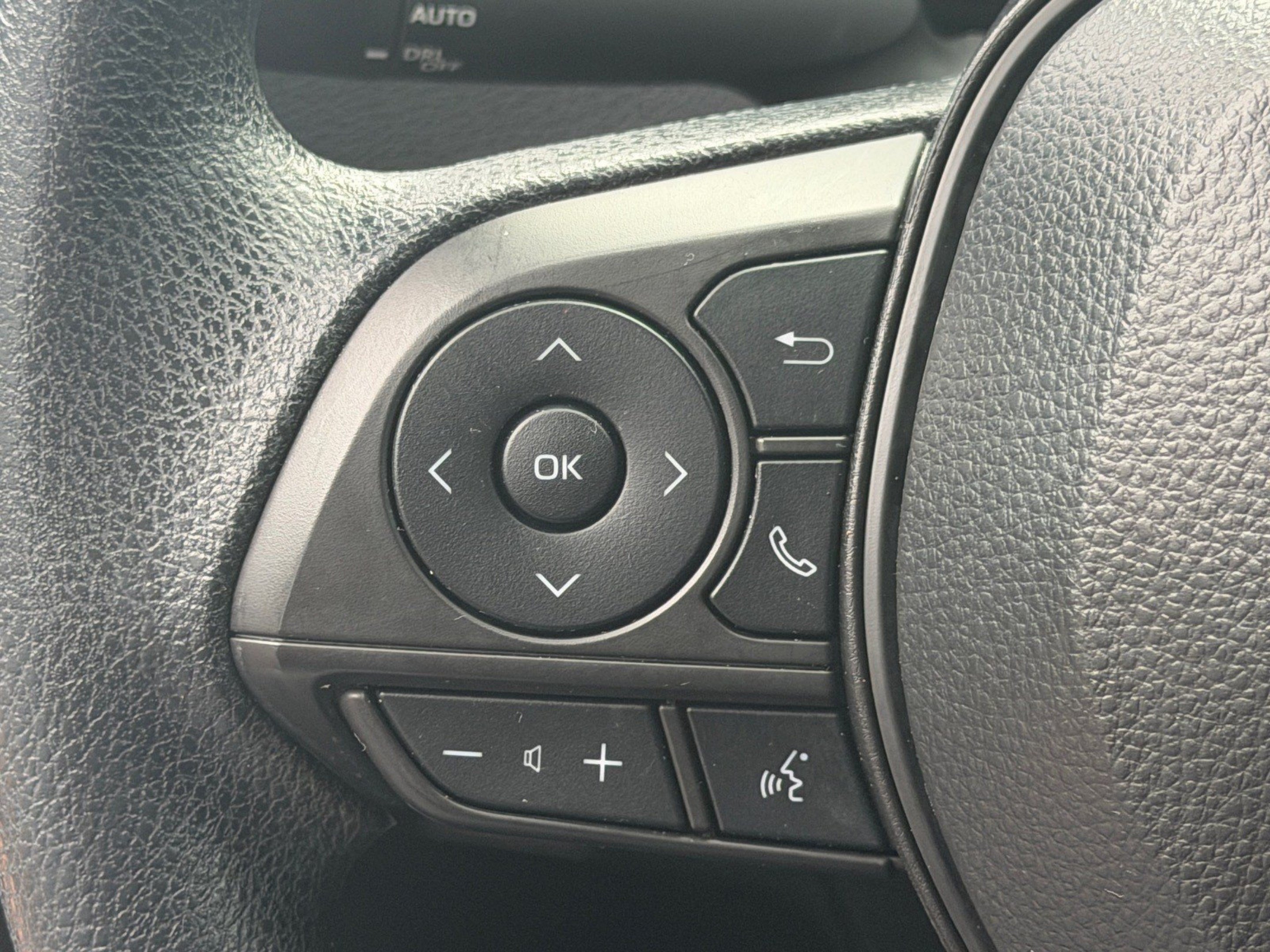 Used 2024 Toyota Corolla LE FWD image 27