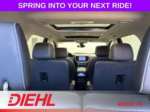 Used 2023 GMC Acadia Denali w/ Denali Ultimate Package AWD/4WD image 10